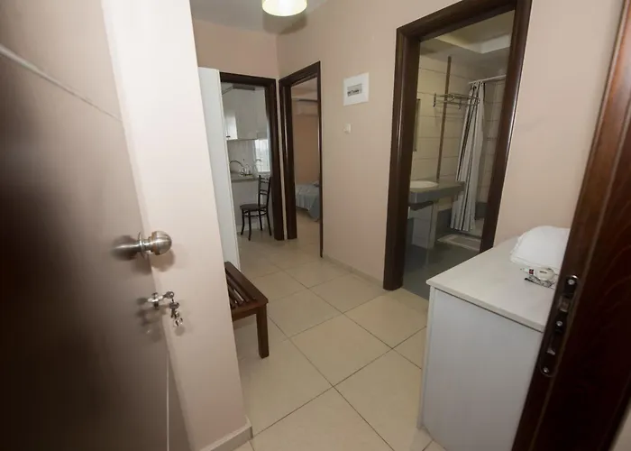 Aris Apartahotel