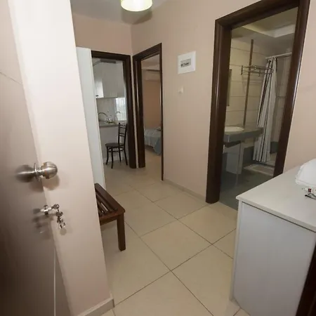 Aris Aparthotel