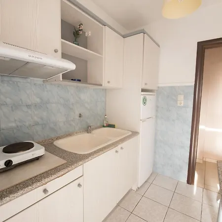 Aris מלון דירות Paralía