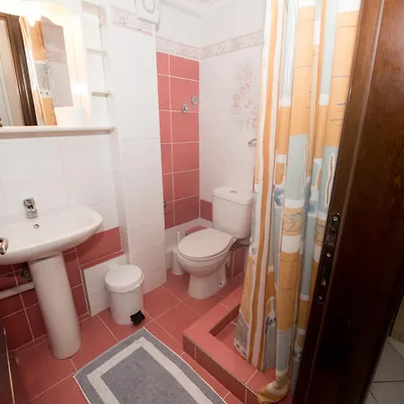 Aris מלון דירות