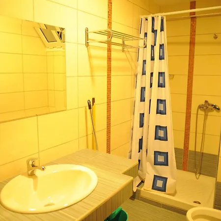 Aris Aparthotel